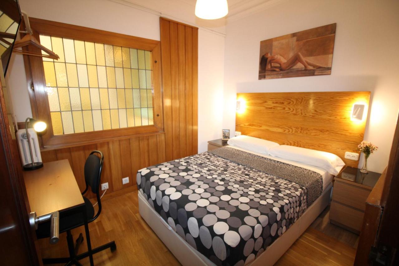 Nuevo Balmes Habitaciones 巴塞罗那 外观 照片